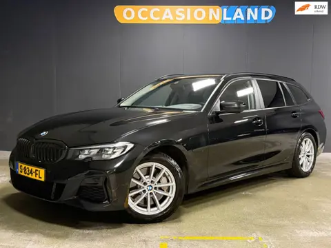 BMW 3-serie Touring 330e Business Edition Plus|TREKHAAK|LED|CAMERA|CRUISE|LEDER|STOELV|CARPLAY|BLUET