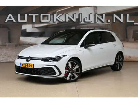 Volkswagen Golf 1.4 eHybrid GTE | DCC | Pano | Head-up | Trekhaak | 100% (Dealer) onderhouden label