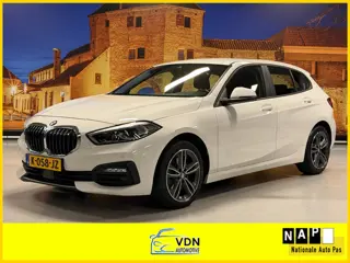 BMW 1-serie 118i Executive Edition Automaat Carplay LED PDC
