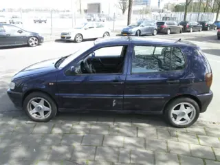 Volkswagen Polo 1997 4 deurs Plaatwerk En Onderdelen