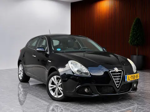 Alfa Romeo Giulietta 1.4 T Distinctive Sport 170PK! (FACTUUR ONDERHOUD, NIEUWE RIEM, DNA KNOP, MULTI