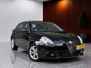 Alfa Romeo Giulietta 1.4 T Distinctive Sport 170PK! (FACTUUR ONDERHOUD, NIEUWE RIEM, DNA KNOP, MULTI