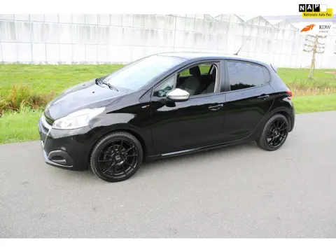 Peugeot 208 1.2 PureTech Urban Soul 5 Drs GT -Look