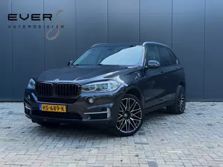 BMW X5 X-Drive 40E, Origineel Nederlands, SOH 89%, Sfeerverlichting, Zwart optiek, Leder, Trekhaak, 