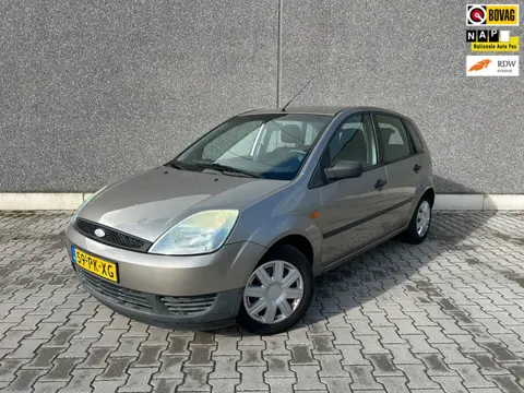 Ford Fiesta 1.3 Ambiente | AIRCO: IJSKOUD | BLUETOOTH | AUX/USB | ELEK RAMEN | APK T/M 15-5-2027 | A