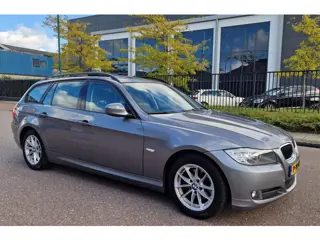 BMW 3-serie Touring 318i PANORAMA NAVI PSENSOR CRUISE 2 X SLEUTELS