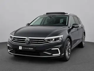 Volkswagen Passat Variant 1.4 TSI PHEV GTE | Pano | Trekhaak | Matrix | Massage | Camera | Travel As