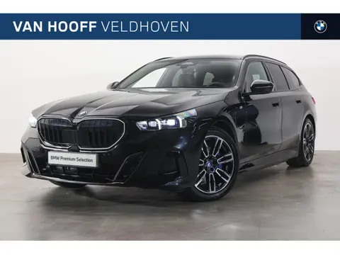 BMW 5 Serie Touring 530e M Sport Automaat / Trekhaak / Bowers & Wilkins / Adaptieve LED / Parking As
