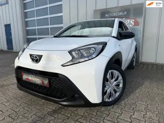 Toyota Aygo X 1.0 VVT-i MT Play AIRCO / ADAPT.CRUISE / CARPLAY / CAMERA / LED /