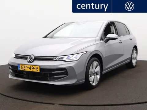 Volkswagen Golf 1.5 eTSI Life Edition | ACC | Camera | Carplay | Stoel Verwarming |