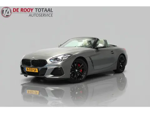 BMW Z4 Roadster sDrive30i | 259PK | Mat Grijs (Frozen Grey II) | M-Sport | Nederlandse auto | Leder 