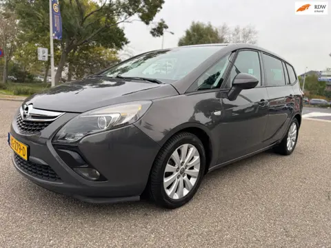 Opel Zafira Tourer 1.4 Cosmo 7 persoons / airco / cruise.control / camera / navi / pdc/ trekhaak / l