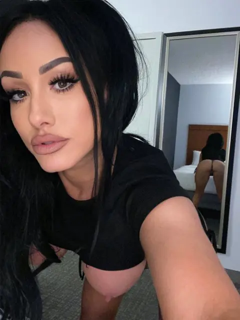 Professionele escortdame Jennifer writes
