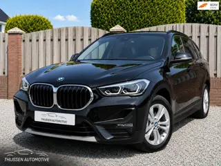 BMW X1 XDrive25e Executive STOEL STUUR VERWARMING HEADUP LEER NAVI CLIMATECONTROL P-CAMERA CRUISE