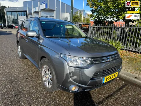 Mitsubishi Outlander 2.0 PHEV Instyle+ Trekhaak,leer,camera