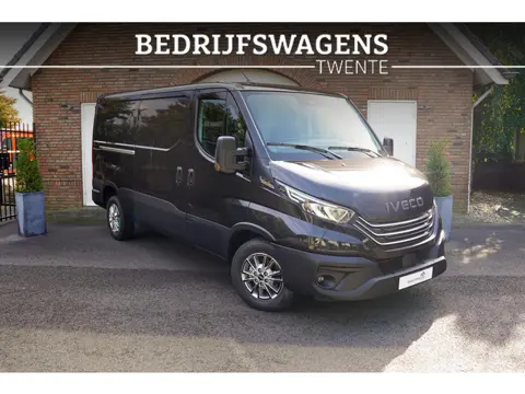 Iveco Daily 180 pk L2H1 Aut. 3500KG Laadvermogen Vol opties, Trekhaak, 3-zits