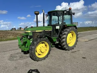 John Deere 2850
