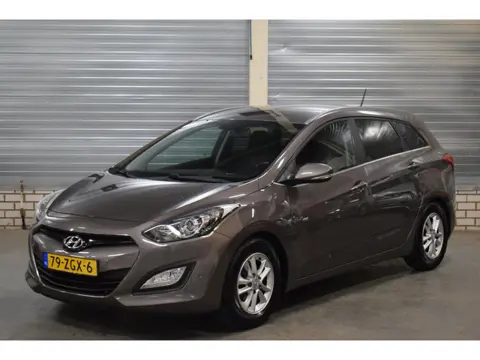Hyundai I30 Wagon 1.6 GDI i-Vision 1e Eigenaar + Navigatie|Bluetooth|Camera|Parkeersensoren|Trekhaak