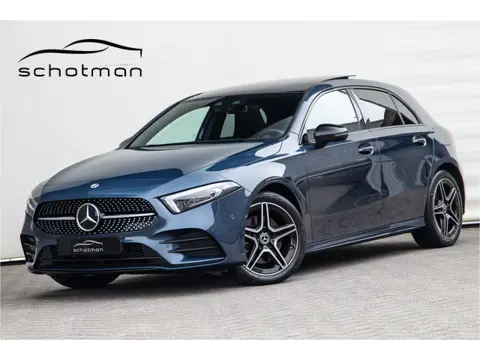 Mercedes-Benz A-Klasse 250 e AMG Nightpakket, Pano, Widescreen, Distronic, Sfeerverlichting 2022