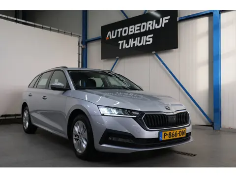 Skoda Octavia Combi 1.5 e-TSI Business Edition Automaat - Airco, Cruise, Navi, PDC, Carplay, Virtuee