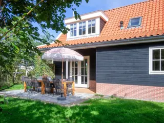 Royaal vakantiehuis met tuin en terras in het noordelijkste dorp
