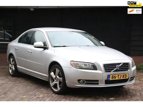 Volvo S80 2.5 T Momentum Leer/Parkeersensor/Trekhaak afneembaar/Apk 10-2027