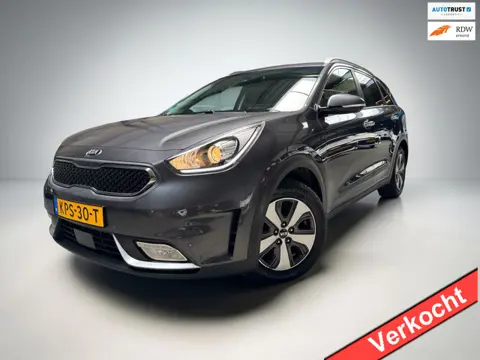 Kia Niro Hybrid First Edition NAVIGATIE/CAMERA CRUISE KEY-LESS PDC V+A ALL-SEASONS!!