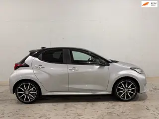 Toyota Yaris 1.5 Hybrid 130 GR SPORT Pano Camera Cruise Clima
