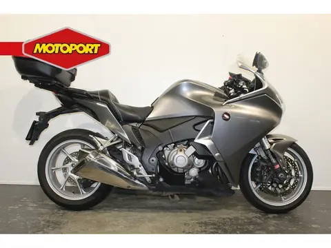 Honda VFR 1200 F DCT (bj 2010)