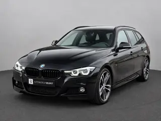 BMW 3-serie Touring 318i M-Sport | Panorama | 19 inch | LED | Camera | Stoelverwarming | Leer | Elek
