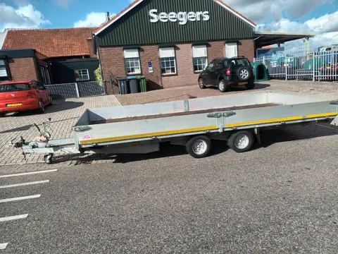 Eduard plateauwagen 3000 Kg