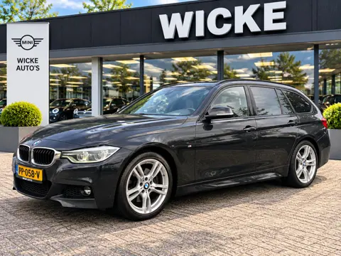 BMW 3-serie Touring 318i M Sport Edition Panorama AUT Leder PDC