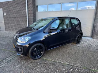VOLKSWAGEN UP 1.0 Move Up  Airco- panorama dak