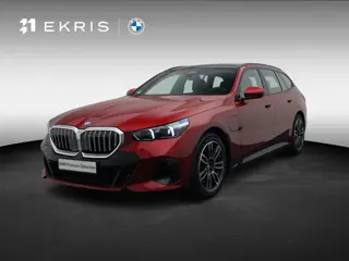BMW 5 Serie Touring 550e xDrive M Sportpakket | Comfort Pack | SoH 100% | Trekhaak | Panoramadak | E