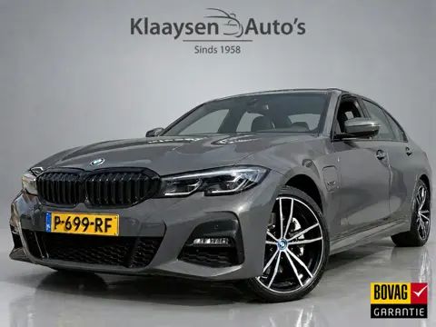 BMW 3-serie 330e High Executive M-Sport | 1e eigenaar | dealer onderh. | schuifdak | leder sportstoe