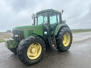 John Deere 6800