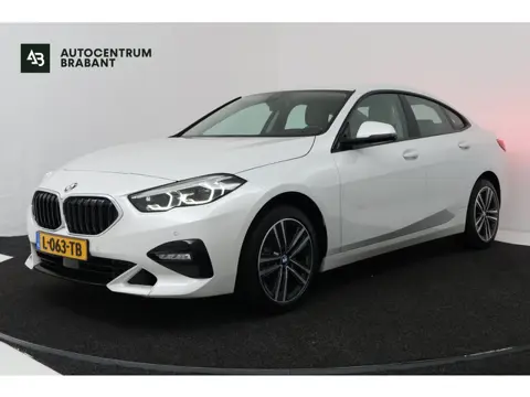 BMW 2 Serie Gran Coupé 220i Business Edition (CRUISE CONTROL, NAVIGATIE, SFEERVERLICHTING)