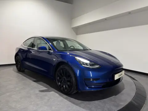 Tesla Model 3 Standard RWD Plus 60 kWh | SOH 82,4% | Premium wit interieur | Trekhaak | ACC | Keurig