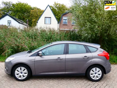 Ford Focus 1.0i 101pk Trend 5-deurs Airco Cruise Navi EXPORT? INRUILKOOPJE