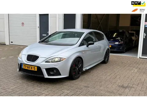 Seat Leon 2.0 TFSI Cupra 310 - Miltek - alarm - Xenon