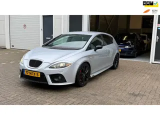 Seat Leon 2.0 TFSI Cupra 310 - Miltek - alarm - Xenon