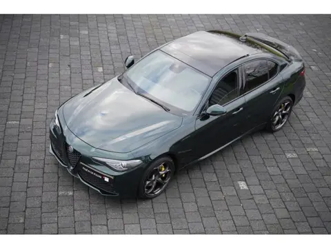 Alfa Romeo Giulia 2.0 T Veloce AWD Q4 Skywindow