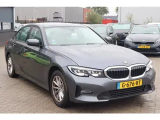 BMW 3-serie 320i Executive Edition | NL Auto/2e Eigenaar | Navigatie full map | Virtual cockpit | Bl