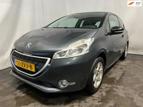 Peugeot 208 1.0 VTi Access - Motor tikt, Rondom gebruikersschade, Auto start en rijdt