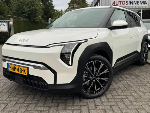 Kia EV3 Plus 81.4 kWh | 19" Velgen | 1e eigenaar | Stoelverwarming | Stuurverwarming |
