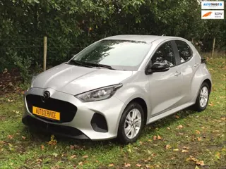 Mazda 2 Hybrid 1.5 Centre-line / Toyota Yaris