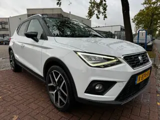 SEAT Arona 1.0 TSI FR Beats Business Intense Plus Airco/ECC,Navigatie,Camera,Half Leder/Alcantara