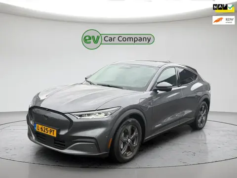 Ford Mustang Mach-E Extended RWD 98 kWh | SOH 94% | 360 Camera | Stoel- en stuurverwarming | CarPlay