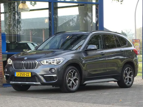BMW X1 xDrive20i Centennial High Executive (bj 2016)