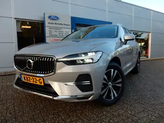 Volvo XC60 2.0 T6 PHEV 350 pk AWD Core Bright | Trekhaak | Pano | Elektr. a klep | Camera | LED | 18